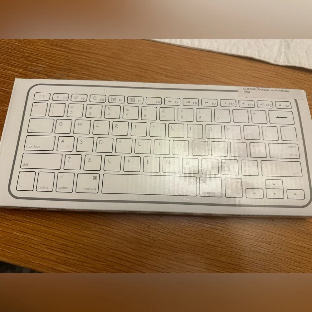 Vintage wireless keyboard, use with tablet or cellphone